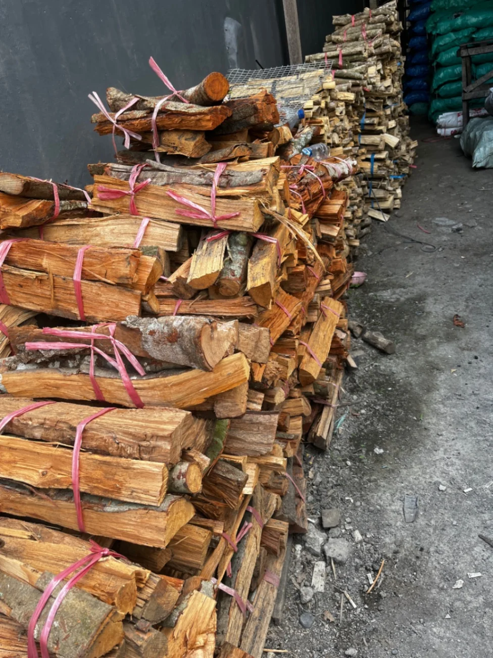 Aktivitas Pengemasan dan Persiapan Arang Siap Kirim